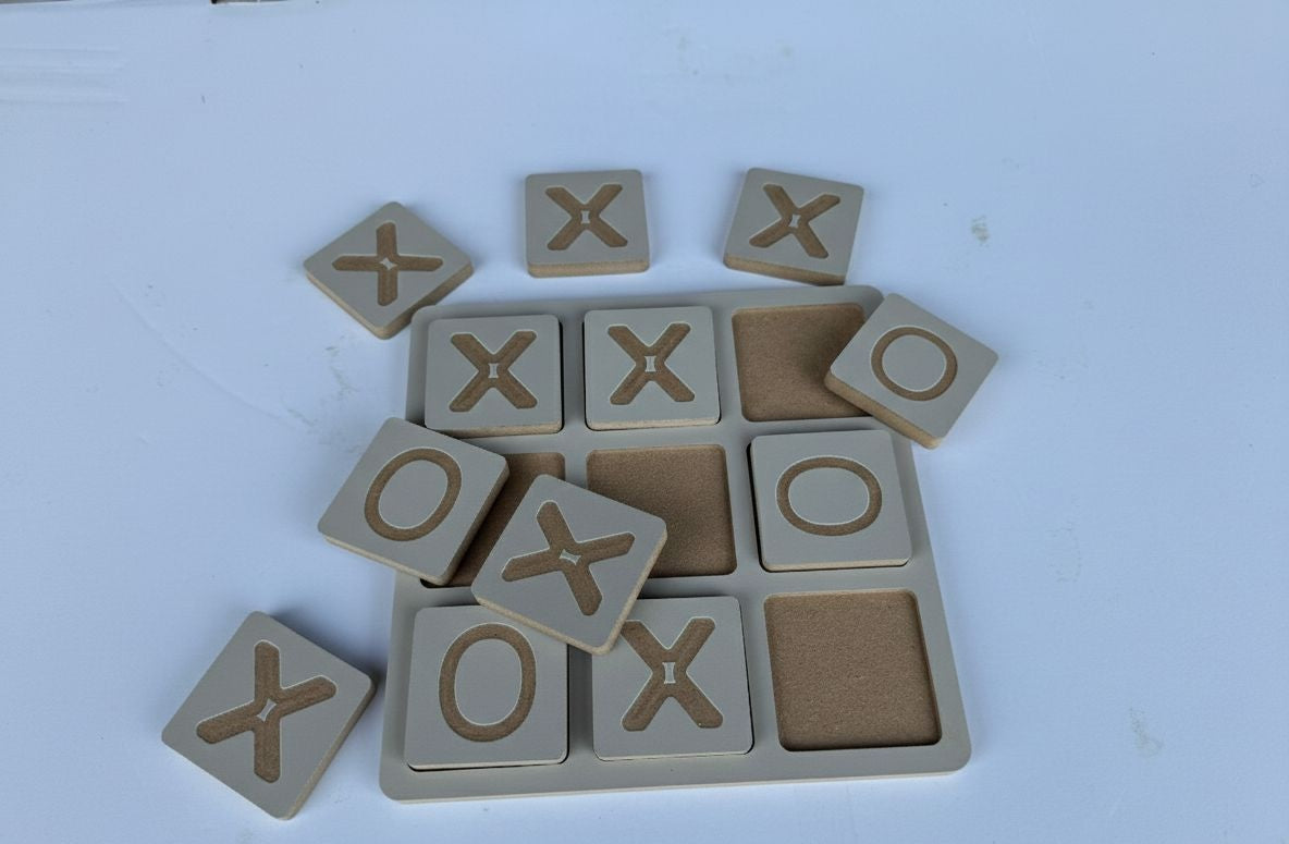 Gray Wooden XOX Puzzle Board, Cube Tic Tac Toe Game, MDF Activity Toy, 20 cm - close up of the wooden puzzle design