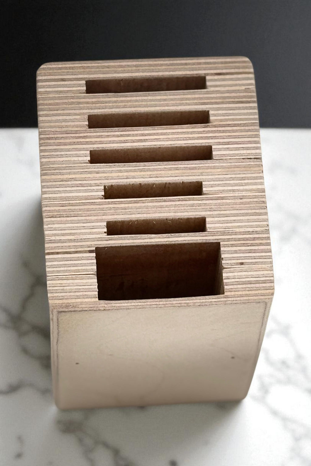 Wooden Knife Stand, Compact Countertop Holder for Kitchen Storage - wood material and finish detail
